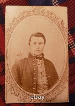 1860s CIVIL WAR SOLDIER. RARE CABINET CARD. HANDSOME HERO