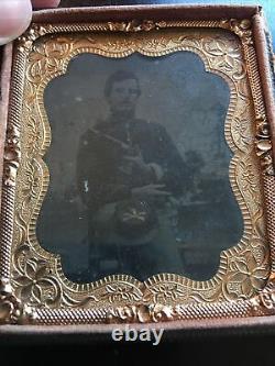 1860s COLT ARMED CIVIL WAR UNION KEPI CAVALRY MARKED SOLDIER TINTYPE PHOTO 6TH