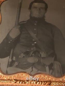 1/6 6th plate Daguerreotype / Tintype / Civil War Soldier in uniform w weapons