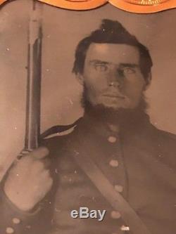 1/6 6th plate Daguerreotype / Tintype / Civil War Soldier in uniform w weapons