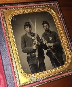 1/6 Ambrotype Photo Two Armed Civil War Soldiers with Fixed & Crossed Bayonets