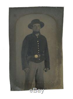 1/8 Plate Civil War Tintype Grinning Yankee Armed with Pistols Leather Case