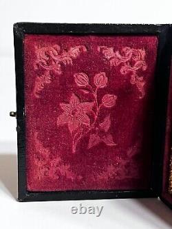 1/9th Plate Daguerreotype Sitting Pretty Civil War Young Woman Union Photo Case