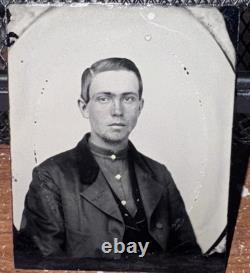 1/9th Plate Original Ambrotype Image Of Union Soldier, Unidentified, Half Cased
