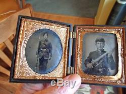 2-u. S. Civil war soliders withrifles portraits in same case