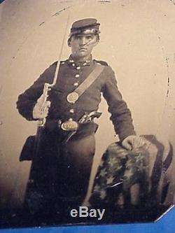 ANTIQUE 1860's ORIGINAL CIVIL WAR SOLDIER TINTYPE PHOTO DOUBLE ARMED With FLAG