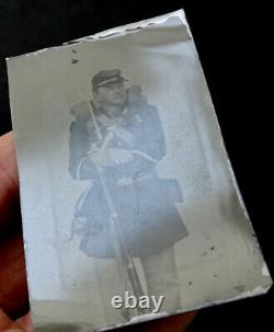 ANTIQUE Vintage US UNION CIVIL WAR SOLDIER with RIFLE & BAYONET Photo