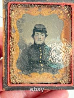 Antique 1/6th Plate Union Civil War Soldier Cased Tintype KS IL forage cap photo