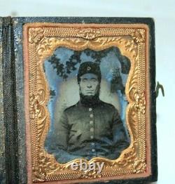 Antique CIVIL WAR Daguerreotype or Tintype in Case, UNION SOLDIER Portrait Photo