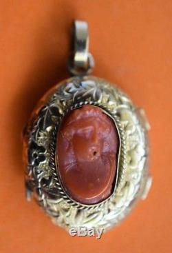 Antique Civil War Era Red Coral Cameo Photo Locket Ivy Rolled Gold Pendant