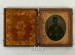 Antique Civil War Illinois Infantry Union Soldier 6th Plate Tintype Photo & Case