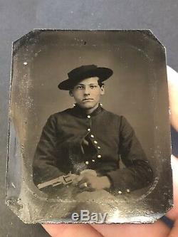 Antique TIN TYPE Photograph of ARMED CIVIL WAR Uniformed Soldier SMITH & WESSON