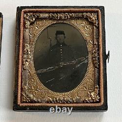 Antique Tintype Photograph In Case Civil War Soldier Rifle With Bayonet Tint