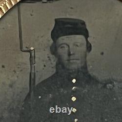 Antique Tintype Photograph In Case Civil War Soldier Rifle With Bayonet Tint