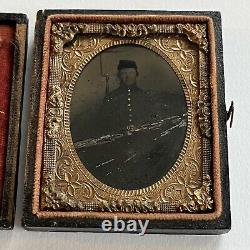 Antique Tintype Photograph In Case Civil War Soldier Rifle With Bayonet Tint
