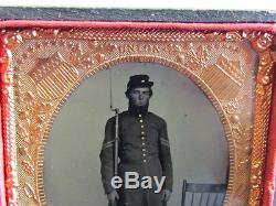 Armed Civil War sergeant tintype photograph & case