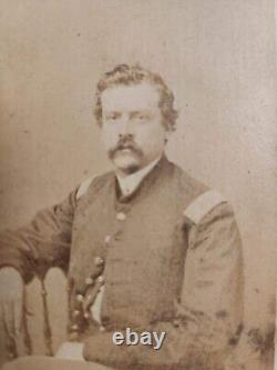 CDV of unidentified Civil War officer, with a Cincinnati, OH, backmark