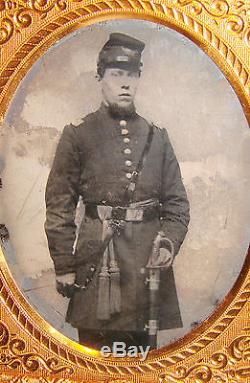 CHOICE RARE CIVIL WAR 6TH PLATE TINTYPE OF UNION OFFICER With SWORD & PLATE MARK