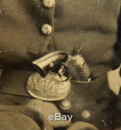 CIVIL WAR 1/4 PLATE TINTYPE PHOTO OF ARMED UNION SOLDIER NYS NEW YORK STATE