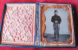 CIVIL WAR CASED QUARTER TINTYPE IMAGE ARMED UNION CAVALRY MAN With SABER SWORD