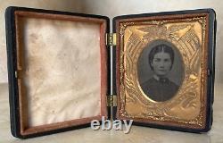 CIVIL WAR UNION MOTIF SOLDIER'S UNION CASE withHIS BEAUTIFUL WIFE 1/6 TINTYPE 1862