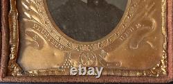 CIVIL WAR UNION MOTIF SOLDIER'S UNION CASE withHIS BEAUTIFUL WIFE 1/6 TINTYPE 1862