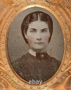 CIVIL WAR UNION MOTIF SOLDIER'S UNION CASE withHIS BEAUTIFUL WIFE 1/6 TINTYPE 1862
