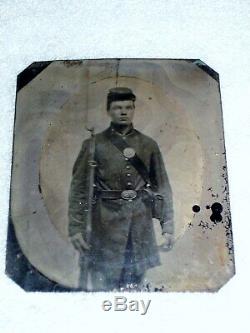 CIVIL War Armed Soldier Tintype In Case