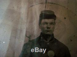 CIVIL War Armed Soldier Tintype In Case