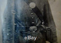 CIVIL War Armed Soldier Tintype In Case