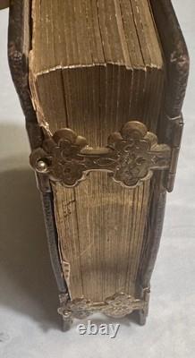 CIVIL War Era Leather Photograph Album C1863 Tintypes Lincoln Grant & More