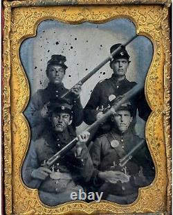 Civil War 1/4 Ambrotype Photo Of 4 Soldier Armed With 1842 Muskets