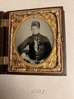 Civil War 1/6 Ambrotype US Soldier in original (Union) Gutta Percha Case