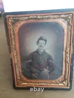 Civil War Ambrotype Or Tintype Of A Soldier