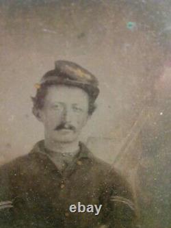 Civil War Ambrotype Or Tintype Of A Soldier