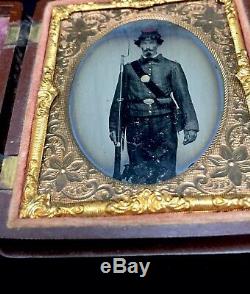 Civil War Ambrotype Photo Armed Soldier / Cap Box / Accoutrements / Artillery