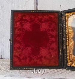 Civil War Era Daguerreotype Photograph 1/4 Plate Couple Stunning Union Case