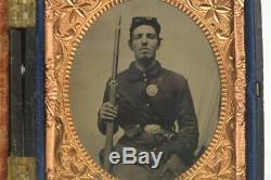 Civil War Photo 1/6th Tintype Smug Young Soldier Armed Rifle & Bayonet in Case
