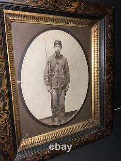 Civil War Photo of Union Soldier Antique Frame