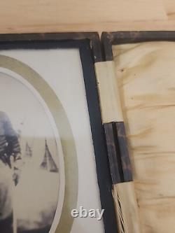 Civil War Photograph Of Soldier And Badge Cased Image Vol. Cav. 9 N. Y. Wm. Lane