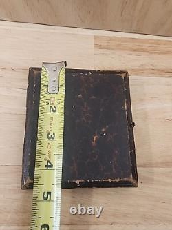 Civil War Photograph Of Soldier And Badge Cased Image Vol. Cav. 9 N. Y. Wm. Lane