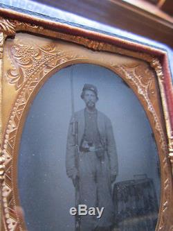 Civil War Soldier Indiana Long Rifle Daguerreotype Gutta Percha Case hj1713