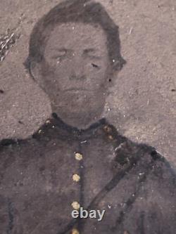 Civil War Soldier Tin type in Octagonal Union Case. Hand Painted Gold Buttons