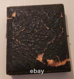 Civil War Tintype Photo, Original, Union Soldier & Women, Gutta Percha Case