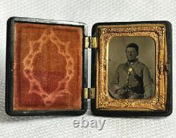 Civil War Tintype Potrait Soldier With Pistol In A Gutta Percha Case