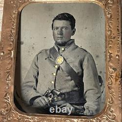 Civil War Tintype Potrait Soldier With Pistol In A Gutta Percha Case