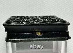 Civil War Tintype Potrait Soldier With Pistol In A Gutta Percha Case