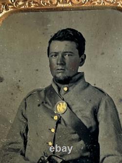 Civil War Tintype Potrait Soldier With Pistol In A Gutta Percha Case