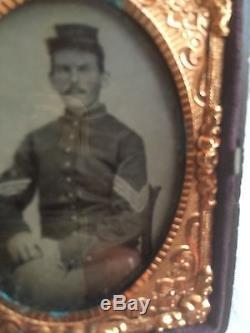 Civil War Tintype of Union Infantry Private in Gutta-percha Box Case