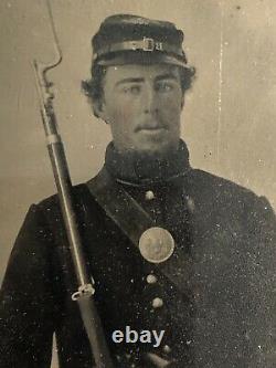Civil War Tintype photo Union Federal Army soldier rifle bayonet photograph